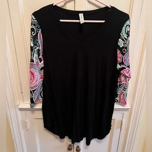 Womens 3/4 sleeve jersey top black w paisley accents sz L